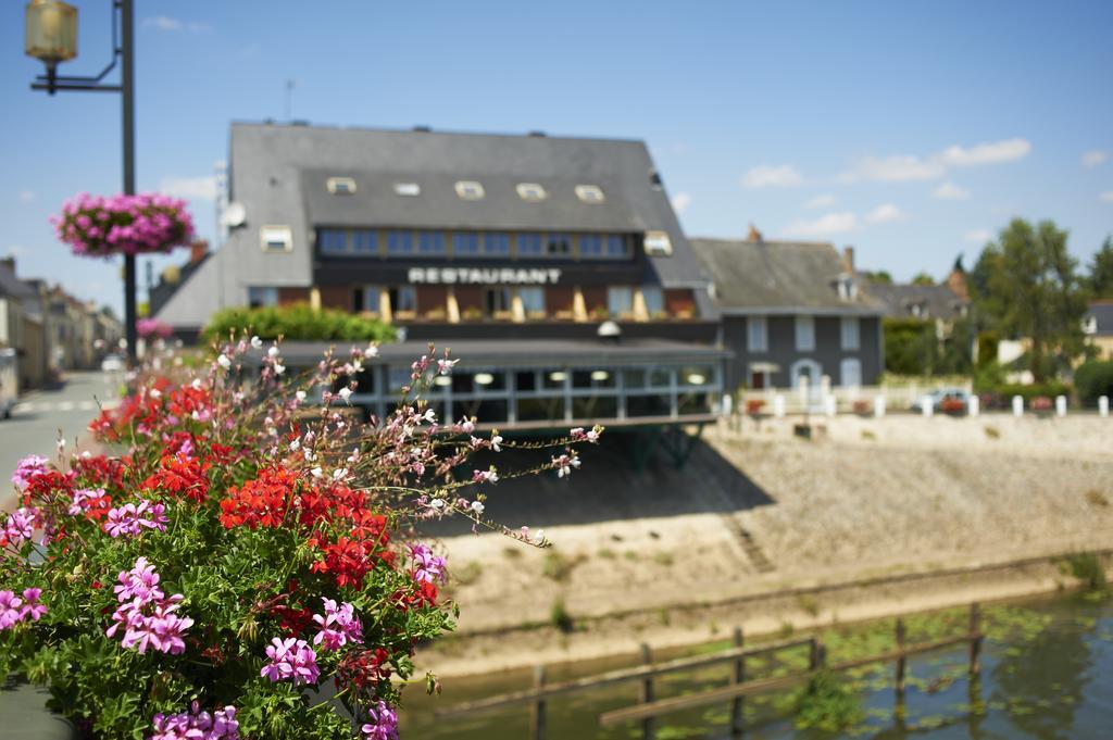 Les Ondines Hotell Les Hauts-d'Anjou Eksteriør bilde