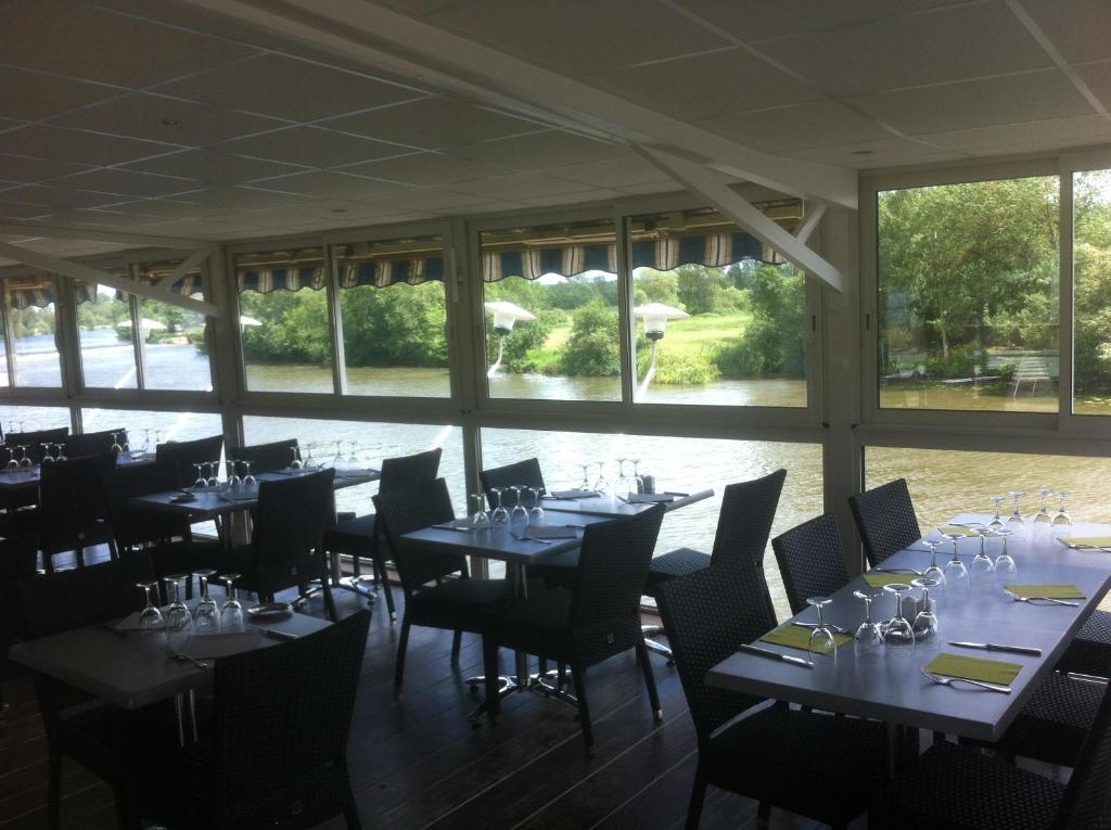Les Ondines Hotell Les Hauts-d'Anjou Eksteriør bilde