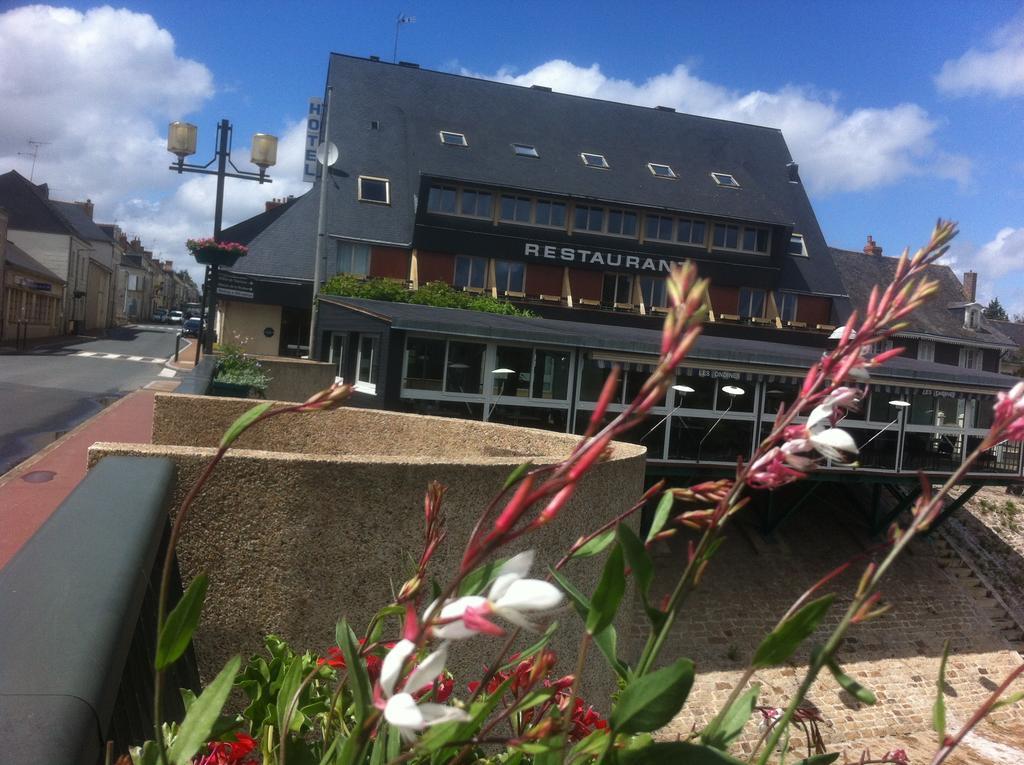 Les Ondines Hotell Les Hauts-d'Anjou Eksteriør bilde